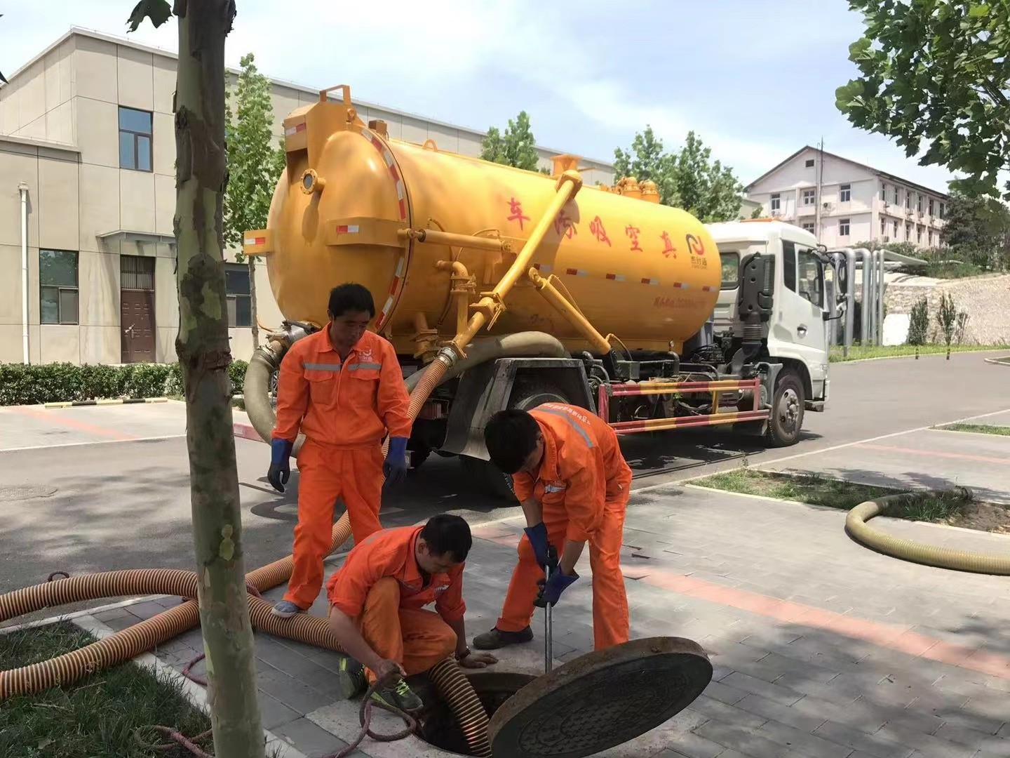 新罗化粪池清理与5-8吨吸粪车施工效率分析